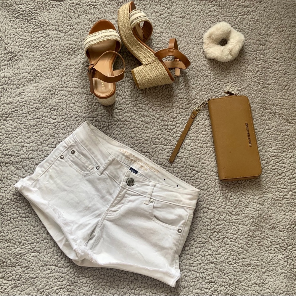 White American Eagle Shorts